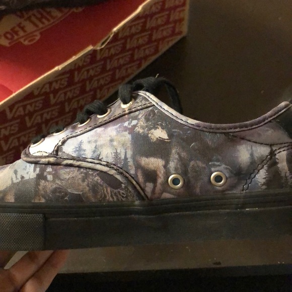 Vans wolf print shoes - Picture 4 of 8